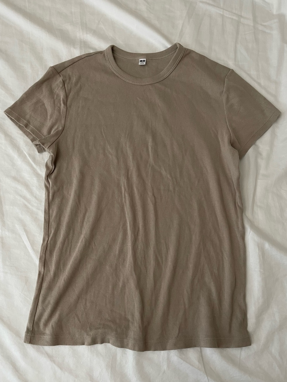 Uniqlo Women’s Crew Neck Short Sleeve T-Shirt — Taupe size large
